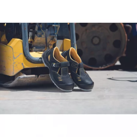 Bk Tpu Mf S1P Src Szandál 45 Fekete