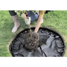 Gyepszegély műanyag 4,8 m + 24 rögzítő tüske 4,5 cm