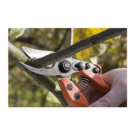 LÖWE 12104 mellévágós metszőolló 19 cm, átmérő 20 mm